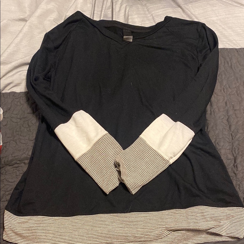 St. John's Bay Black Boxy Long Sleeve Hoodie